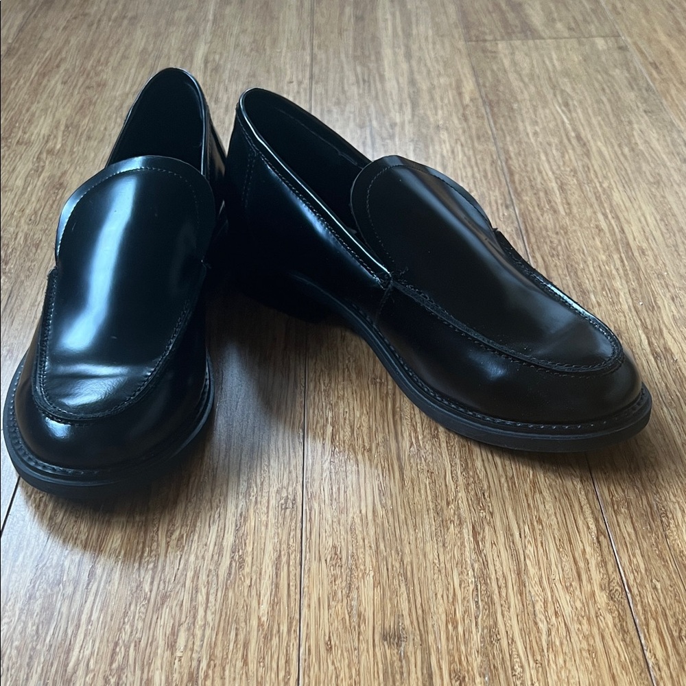 Steve Madden Classic Black Leather Loafers